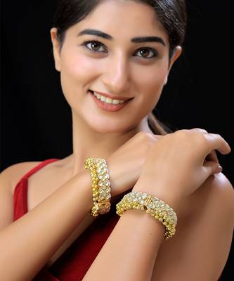 Gold finish kundan bangles 1