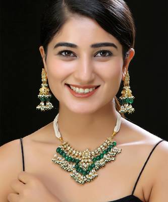Gold finish kundan necklace set 1