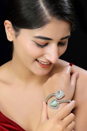 Faux green polki bracelet