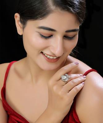 White finish faux polki ring 1