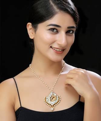 Gold finish kundan mother of pearls pendent 1