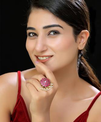 Gold finish red kundan ring 1