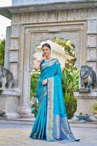 Teal Women Silk Blend  Woven Design Saree with Blouse For Women