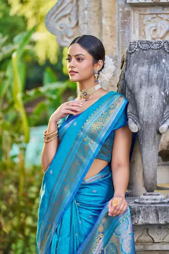 Teal Women Silk Blend  Woven Design Saree with Blouse For Women