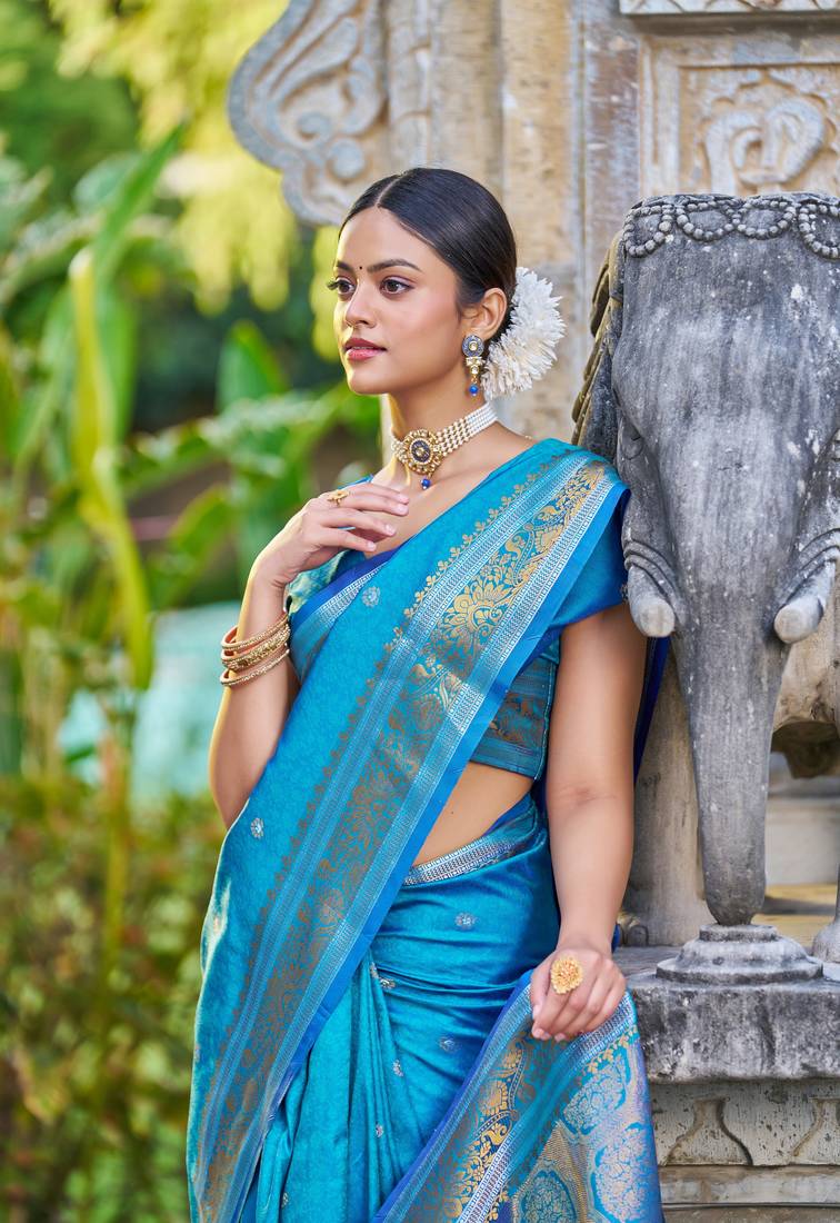 Teal Women Silk Blend  Woven Design Saree with Blouse For Women