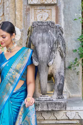 Teal Women Silk Blend  Woven Design Saree with Blouse For Women