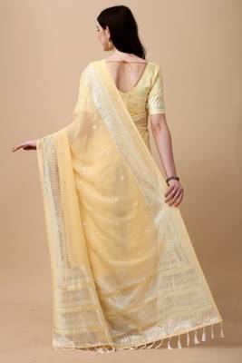 Yellow  And Silver Tonned Silk Blend Saree 4