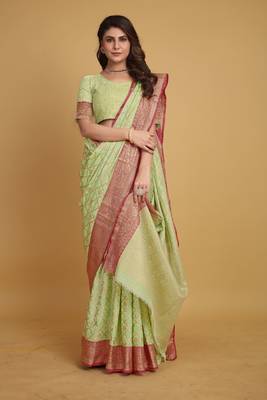 Green Woven Design Faux Banarasi Silk Jaquard Saree With Blouse 2