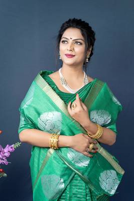 Sea green woven kanchipuram linen silk saree with blouse 3