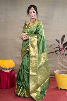 Green woven paithani silk saree with blouse 1