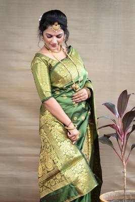 Green woven paithani silk saree with blouse 2
