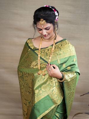 Green woven paithani silk saree with blouse 3