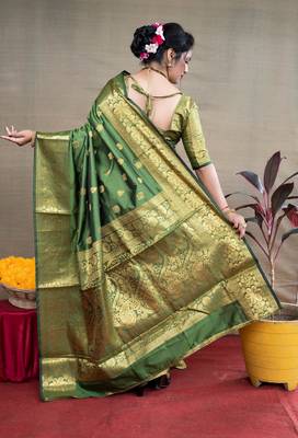 Green woven paithani silk saree with blouse 4
