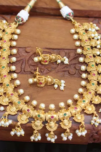 Gold platted ruby pearl necklace set