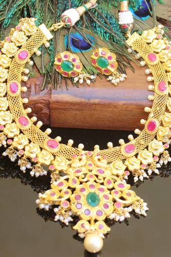 Gold platted peacock ruby necklace set