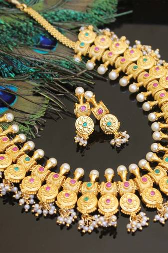Gold platted ruby pearl necklace set