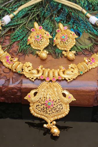 Gold platted ruby peacock necklace set