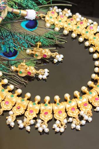 Gold platted ruby necklace set