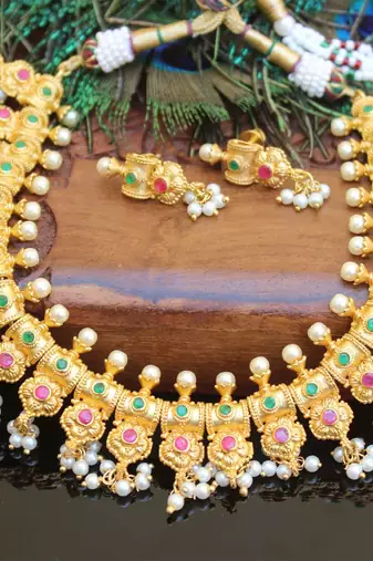 Gold platted ruby necklace set