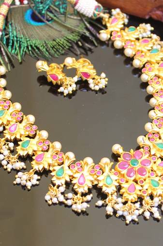 Gold platted ruby necklace set