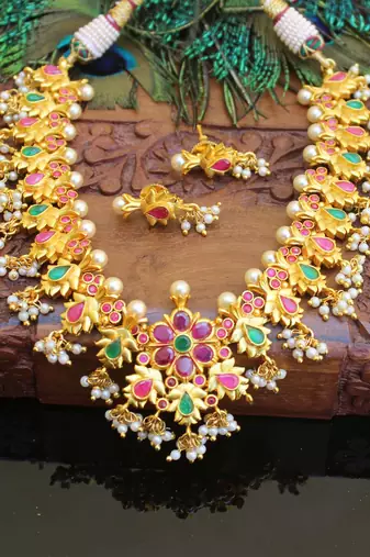 Gold platted ruby necklace set