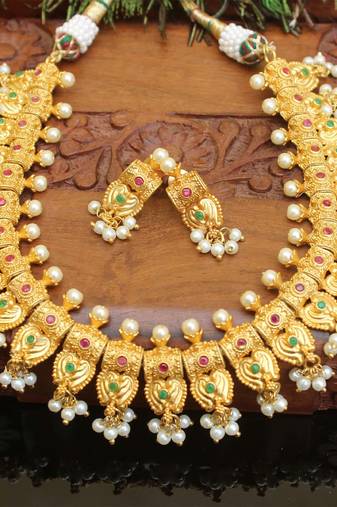Gold platted ruby necklace set