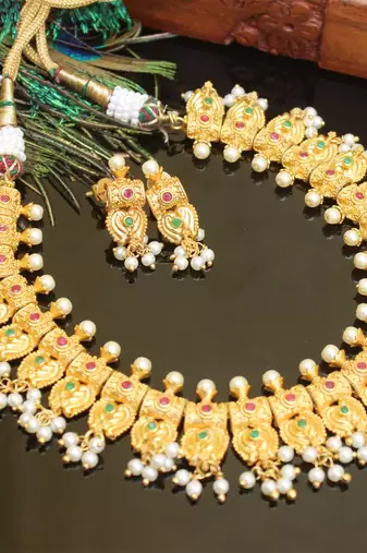 Gold platted ruby necklace set