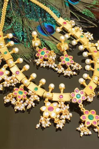 Gold platted ruby necklace set
