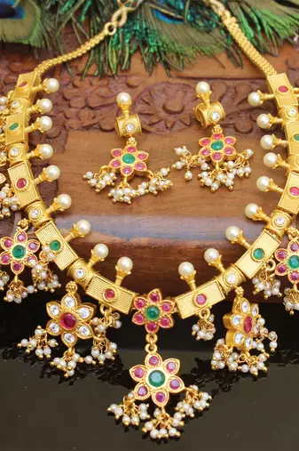 Gold platted ruby necklace set