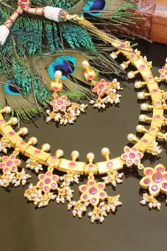 Gold platted ruby necklace set