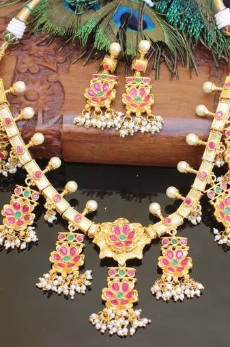 Gold platted ruby necklace set