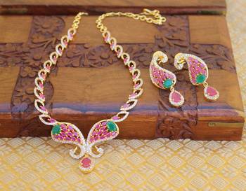 Gold platted cz peacock necklace set 1