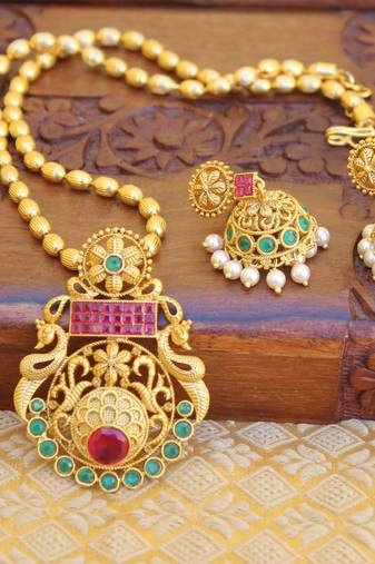 Gold platted peacock ruby necklace set