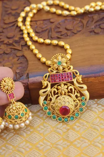 Gold platted peacock ruby necklace set