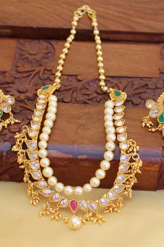 Gold platted kempu pearl layered short necklace set