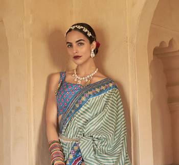 Kimisha women's green silk blend patola saree with unstitched blouse piece 2