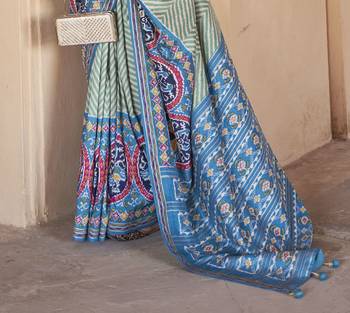 Kimisha women's green silk blend patola saree with unstitched blouse piece 3