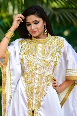 Smart white designer arabic caftan dress 3