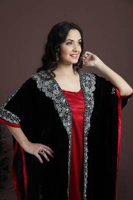 Graceful black and maroon embroidered arabian kaftan 3