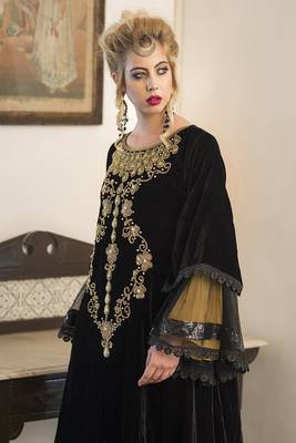 Black and yellow long sleeve embroidery evening dress 3