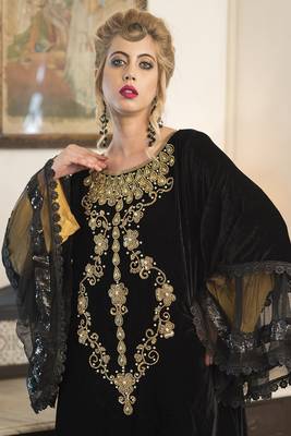 Black and yellow long sleeve embroidery evening dress 4