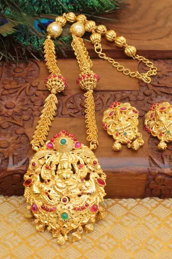 Gold platted ruby temple pearl long necklace with screw back earring