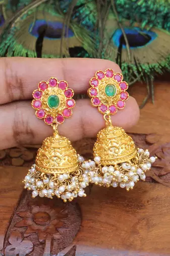 Gold platted kempu peacock pearl long necklace with screw back earring