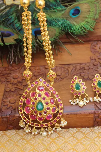 Gold platted ruby long necklace with screw back earring
