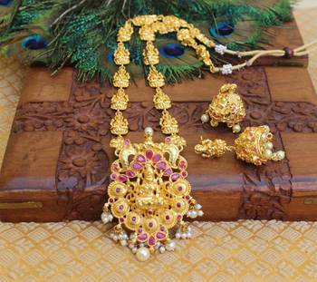 Gold platted kempu pearl temple long necklace with screw back earring 1