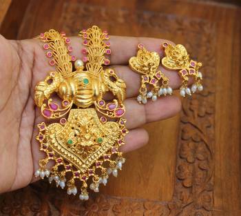 Gold platted kempu temple long necklace with screw back earring 3