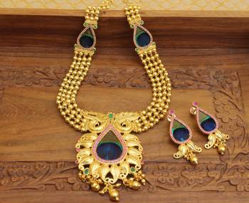Gold platted peacock feather long necklace with screw back earring 3
