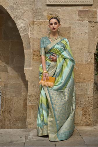 Sea Green silk blend Saree With Unstitched Blouse Piece