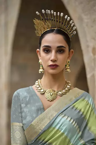 Sea Green silk blend Saree With Unstitched Blouse Piece