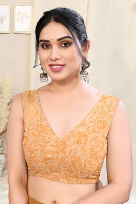 Light orange chiffon floral print border saree with unstitched blouse piece 5